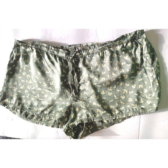 Victoria's Secret Other - Victoria's Secret 100% Silk Pajama Shorts Size XL Green Floral Sleep Shorts